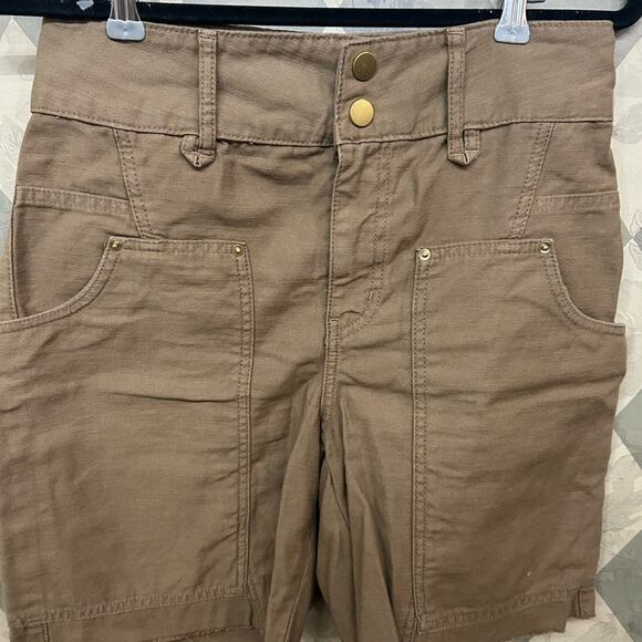 Frame Denim Twisted Utility Washed Desert Bermuda Short with Raw Hem - Picture 3 of 6